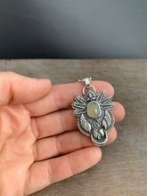 Load image into Gallery viewer, Moonstone elaborate pendant