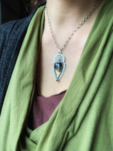 Load image into Gallery viewer, Montana agate Sacred Heart pendant