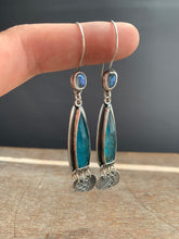 Load image into Gallery viewer, Apatite and moonstone earrings with dangling dots