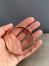 Load image into Gallery viewer, Wide patterned copper bangle