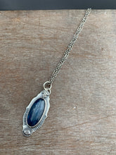Load image into Gallery viewer, Blue kyanite pendent