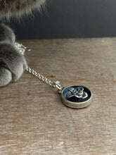 Load image into Gallery viewer, Succulent pendant #2