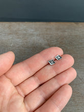 Load image into Gallery viewer, Tiny hearts stud earrings