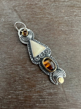 Load image into Gallery viewer, Citrine and Montana agate set in 22k gold medallion