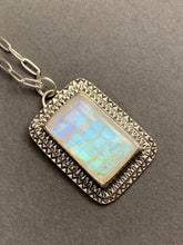 Load image into Gallery viewer, Moonstone pendant