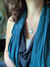 Load image into Gallery viewer, Dendritic agate and gold Lion Charm set