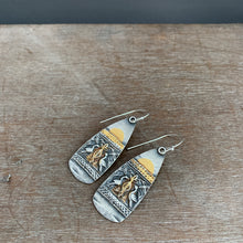 Load image into Gallery viewer, Keum Boo Bird Earrings