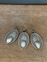 Load image into Gallery viewer, Sacred heart pendant