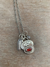 Load image into Gallery viewer, Garnet flowers and pods charm set
