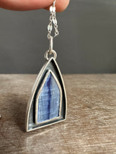 Load image into Gallery viewer, Kyanite window