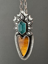Load image into Gallery viewer, Montana Agate and Apatite Sacred Heart.
