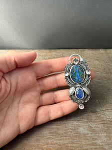 Cloisonné glass enamel with tanzanite