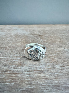 Lion ring -size 8