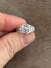 Load image into Gallery viewer, Cross ring
