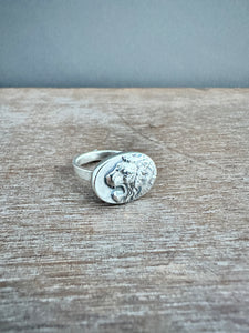 Lion ring -size 8