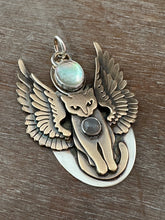 Load image into Gallery viewer, Kitty Pet with Large wings
