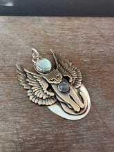 Load image into Gallery viewer, Kitty Pet with Large wings
