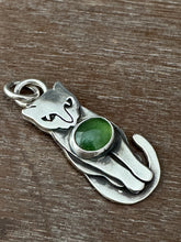 Load image into Gallery viewer, Sterling silver Kitty Pet with Green Serpentine
