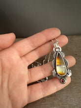 Load image into Gallery viewer, Agate with sunset colors pendant
