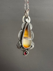 Agate with sunset colors pendant