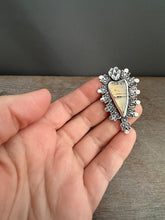 Load image into Gallery viewer, Montana agate Sacred Heart
