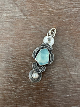 Load image into Gallery viewer, Icy blue pendant
