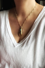 Load image into Gallery viewer, Unique Matte Brass Chain
