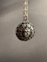 Load image into Gallery viewer, Sacred heart Pendant
