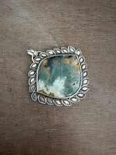 Load image into Gallery viewer, Large Prudent Heart Agate Pendant
