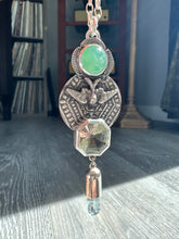 Load image into Gallery viewer, Green amethyst bird medallion
