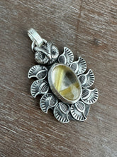 Load image into Gallery viewer, Rutilated Quartz Owl
