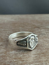 Load image into Gallery viewer, Heart ring
