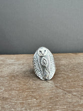 Load image into Gallery viewer, Eye owl ring size 10.5
