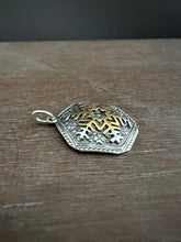 Load image into Gallery viewer, Single Snowflake with Gold
