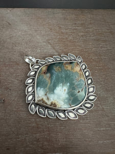 Large Prudent Heart Agate Pendant