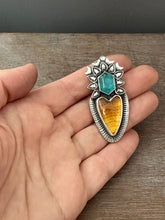 Load image into Gallery viewer, Montana Agate and Apatite Sacred Heart.
