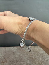 Load image into Gallery viewer, Sterling silver patterned Jingle bangle
