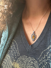 Load image into Gallery viewer, Honey bee medallion
