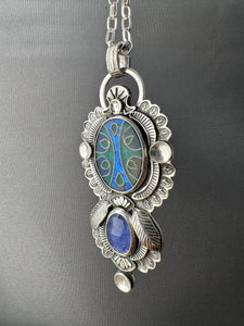 Cloisonné glass enamel with tanzanite