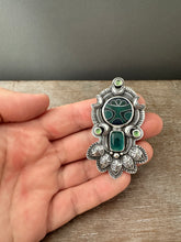 Load image into Gallery viewer, Cloisonné glass enamel pendant with serpentines and green fluorite
