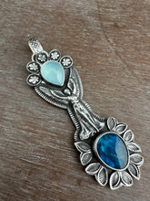 Load image into Gallery viewer, Angel with Aquamarine and Apatite
