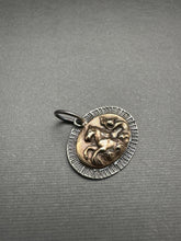 Load image into Gallery viewer, Hippocampus pendant 1
