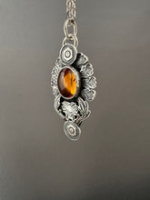 Load image into Gallery viewer, Honey bee medallion
