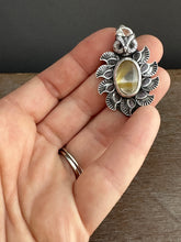 Load image into Gallery viewer, Rutilated Quartz Owl
