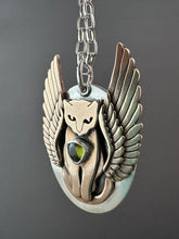 Load image into Gallery viewer, Kitty Pet with Wings and a Peridot
