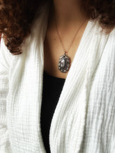 Load image into Gallery viewer, Botswana agate and feathers pendant
