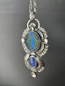 Cloisonné glass enamel with tanzanite