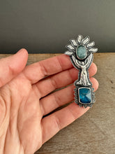 Load image into Gallery viewer, Angel with Aquamarine and Apatite
