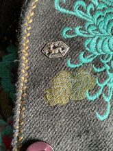 Load image into Gallery viewer, Deer scatter pin, lapel pin, tack
