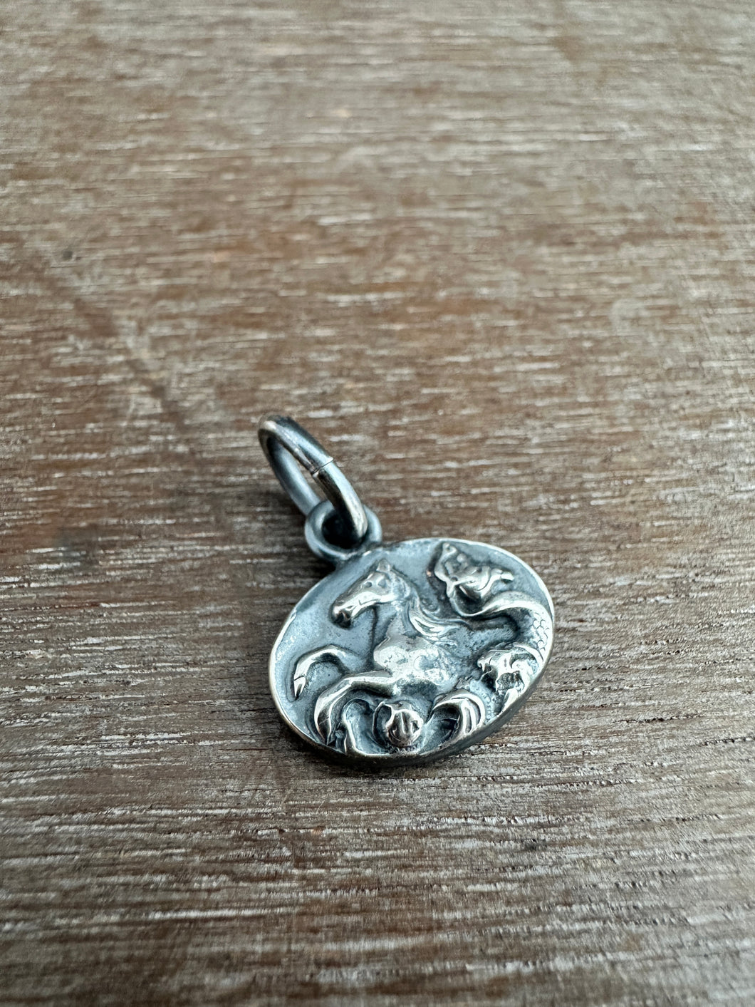 Hippocampus pendant #2